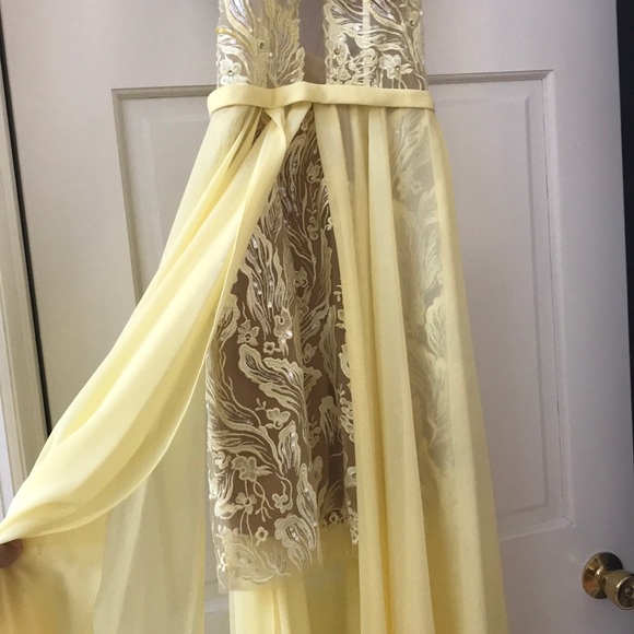 ✨Boutique Gown✨ - Picture 6 of 8